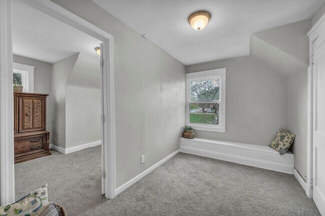 Building Photo - 2110 S Sterling Ave