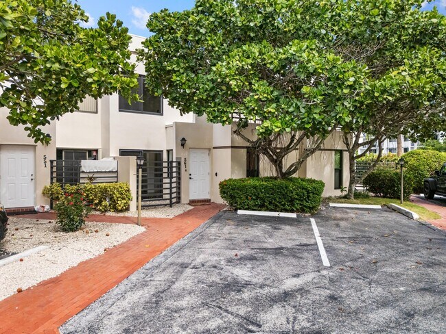 Building Photo - 541 N Ocean Blvd