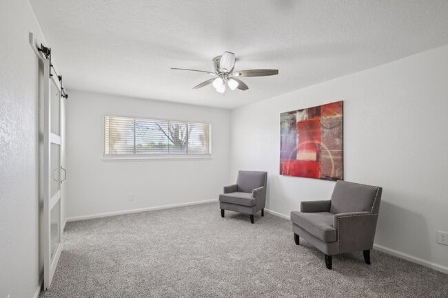 Building Photo - 15322 Torry Pines Rd