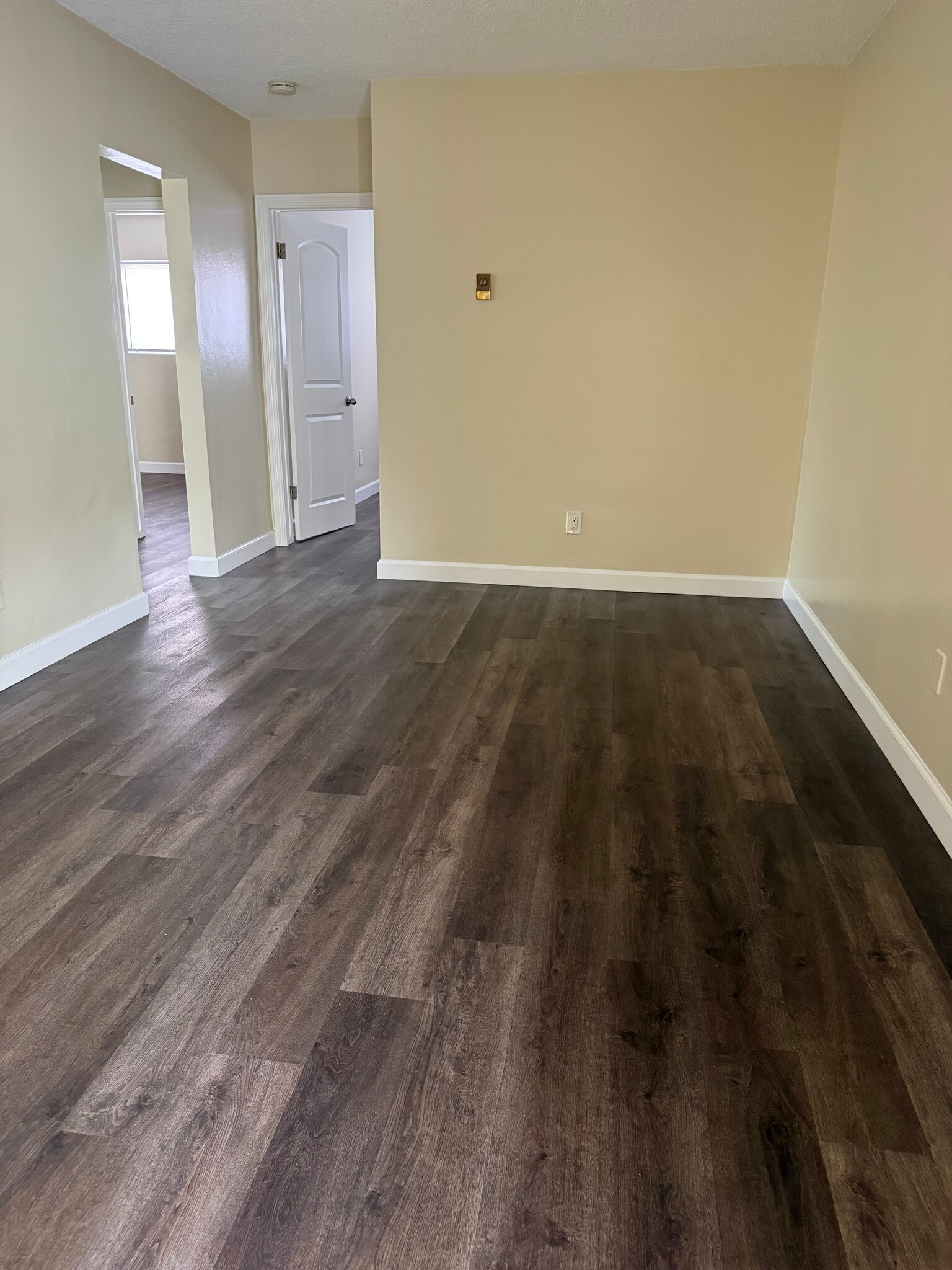 Living room looking toward front door. - 4433 W 159th St