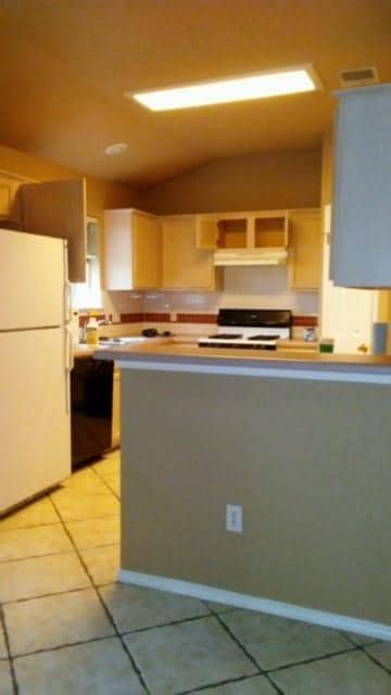 Building Photo - 2109 Lobelia Dr