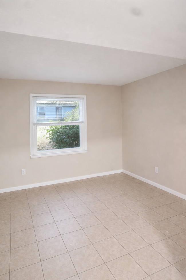 Building Photo - 1313 County Home Rd