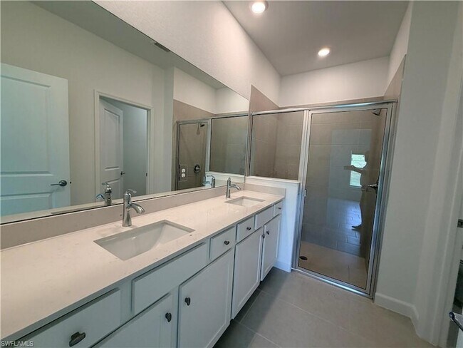 Building Photo - 3917 Passion Vine Dr