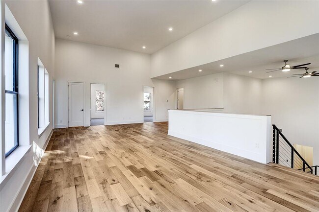 Building Photo - 3021 Maroneal St