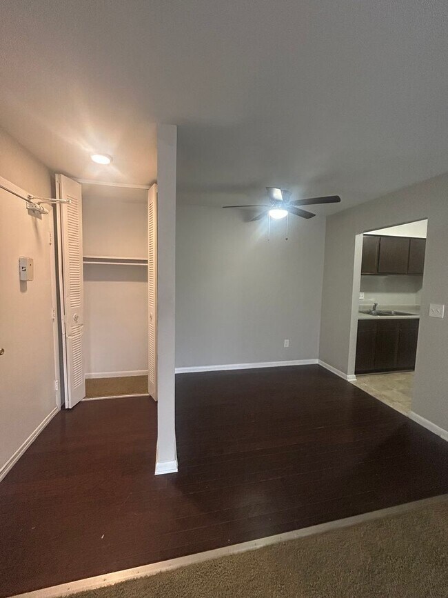 Building Photo - Affordable 1Bedroom Condominium