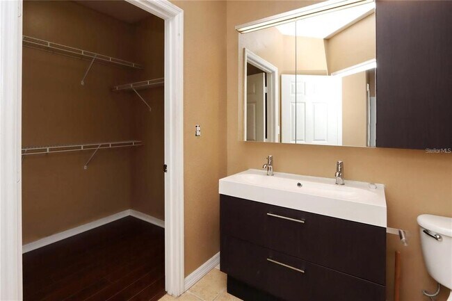 Building Photo - 9918 Courtney Palms Blvd