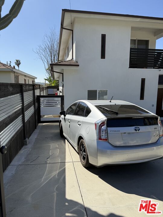 Building Photo - 10559 Tujunga Canyon Blvd