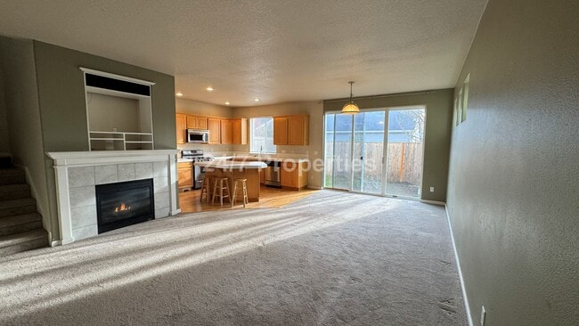 Building Photo - Inviting 3 BD I 2 BA Home - West Linn