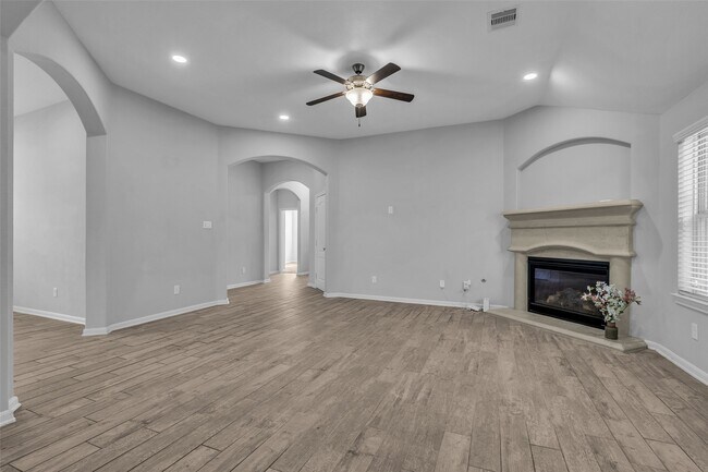 Building Photo - 16838 Ellicott Rock Dr