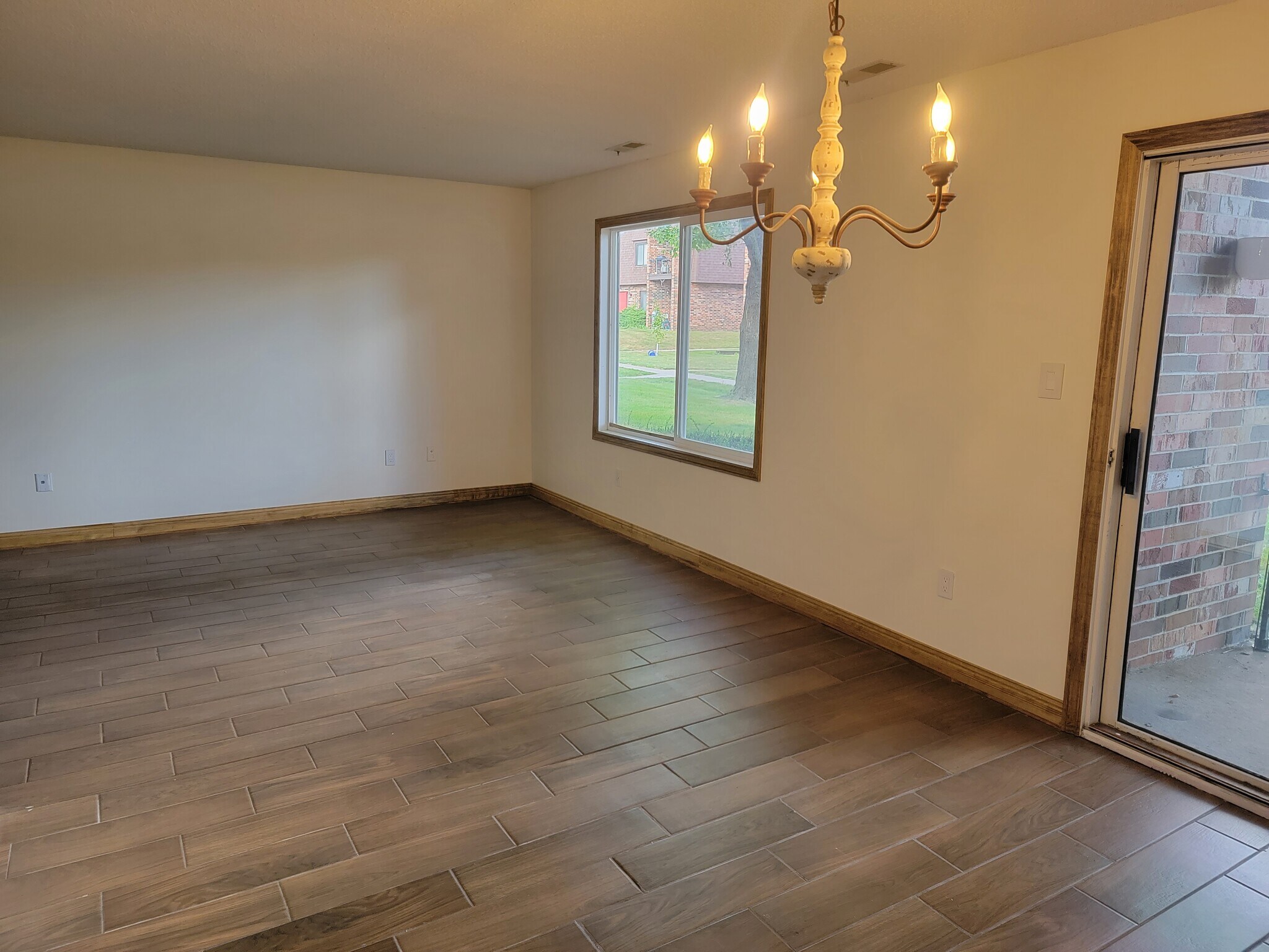 Building Photo - 4701 Woodland Ave