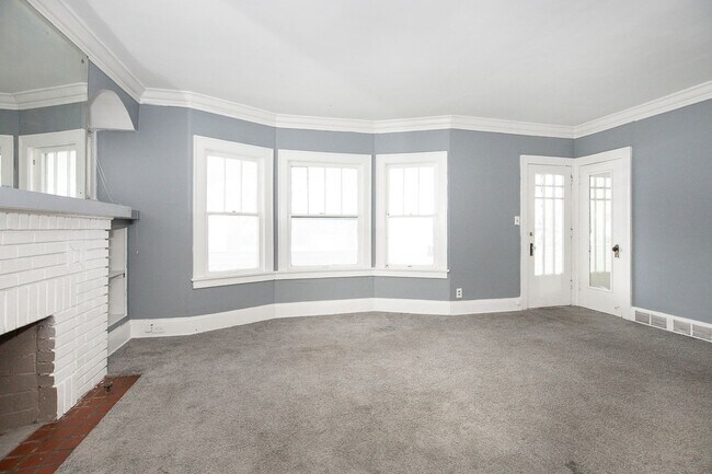 Building Photo - 3584 E 151st St