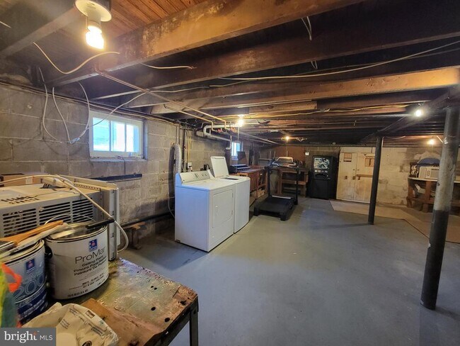 Building Photo - 11 Zieglers Ln