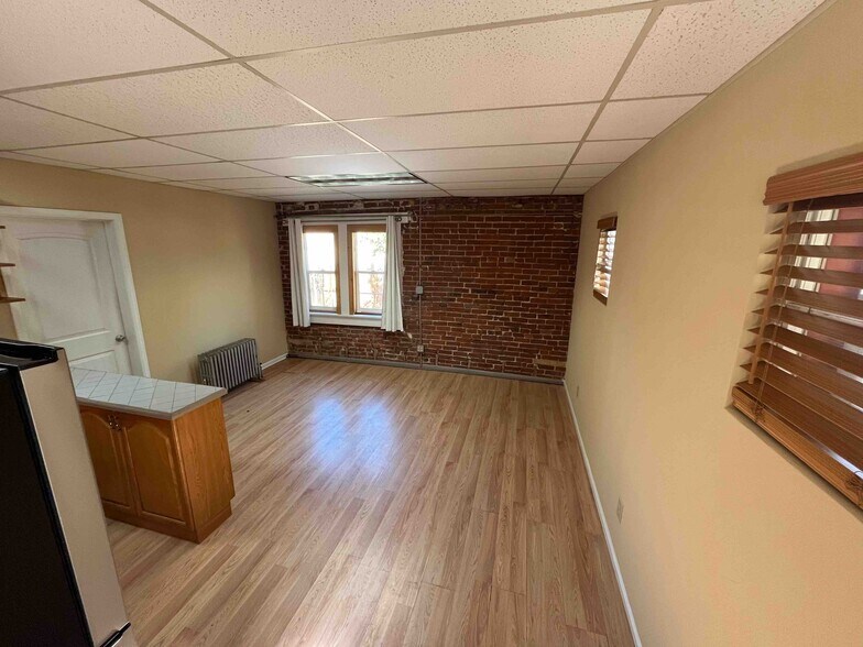 Building Photo - 1560 Detroit St