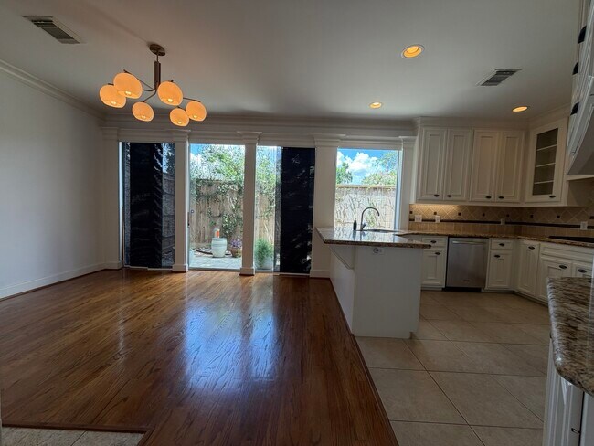 Building Photo - 1315 Whispering Pines Dr