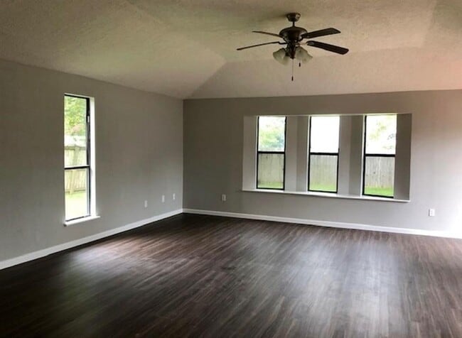 Building Photo - 1218 Meadowridge Dr