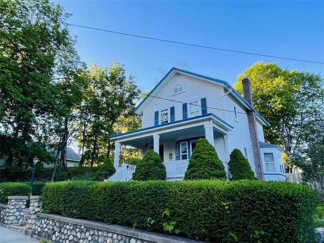 Primary Photo - 12 Parrott St