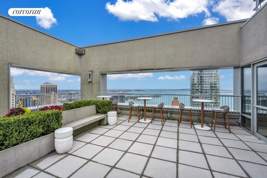 Building Photo - 123 Washington St