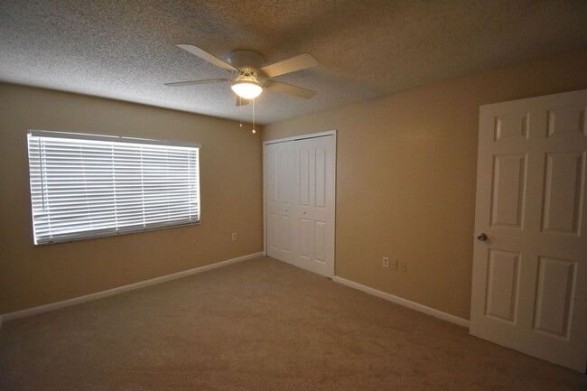 Building Photo - 2Bdrm 1.5Bath -- Townhome near UCF and Wat...