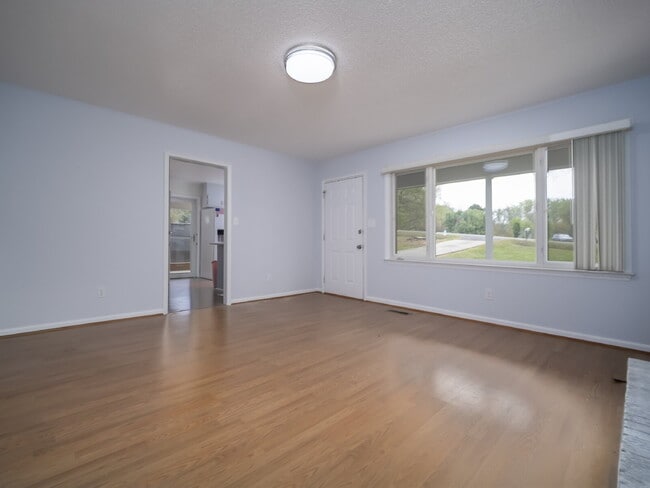 Building Photo - 102 McCall St