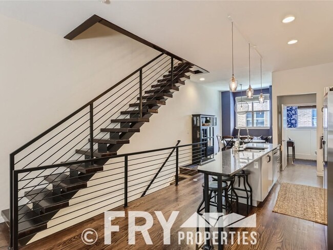 Building Photo - Furnished Townhome in RiNo