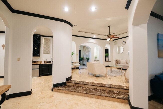 Building Photo - 302 Lake Clark Ct