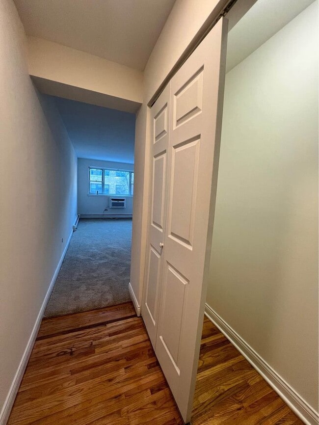 Building Photo - 619 W Stratford Pl
