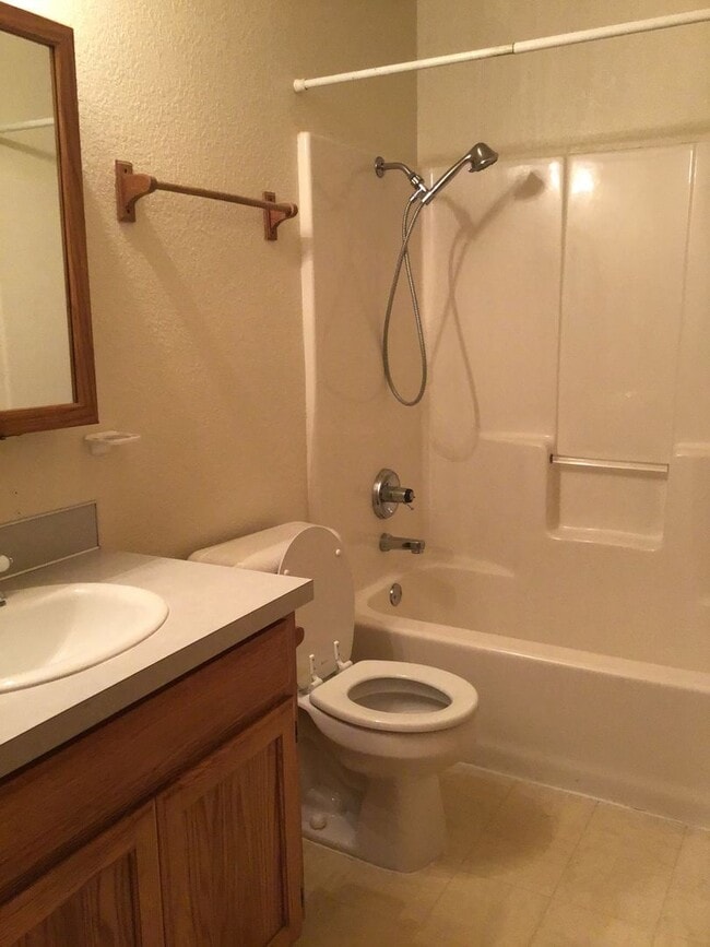 Building Photo - Silverton Duplex #13146