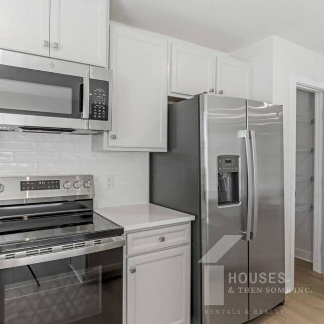 Building Photo - 1130 Bulrush Dr