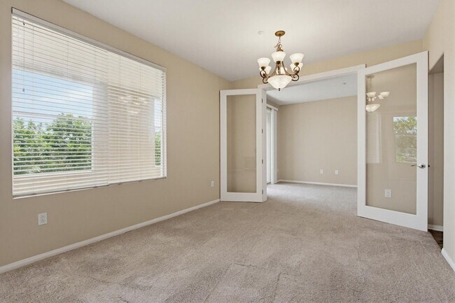 Building Photo - 823 Kalpati Cir