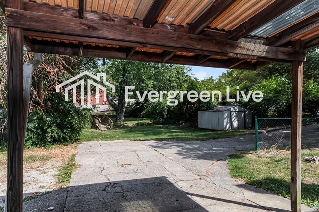 Building Photo - 2448 Banning Rd