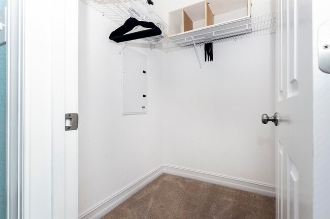 Building Photo - 5697 Burnside Cir