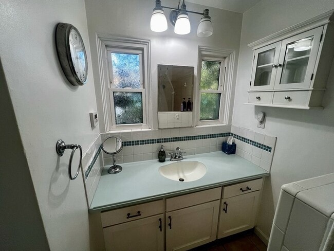 Building Photo - 4502 Euclid Ave