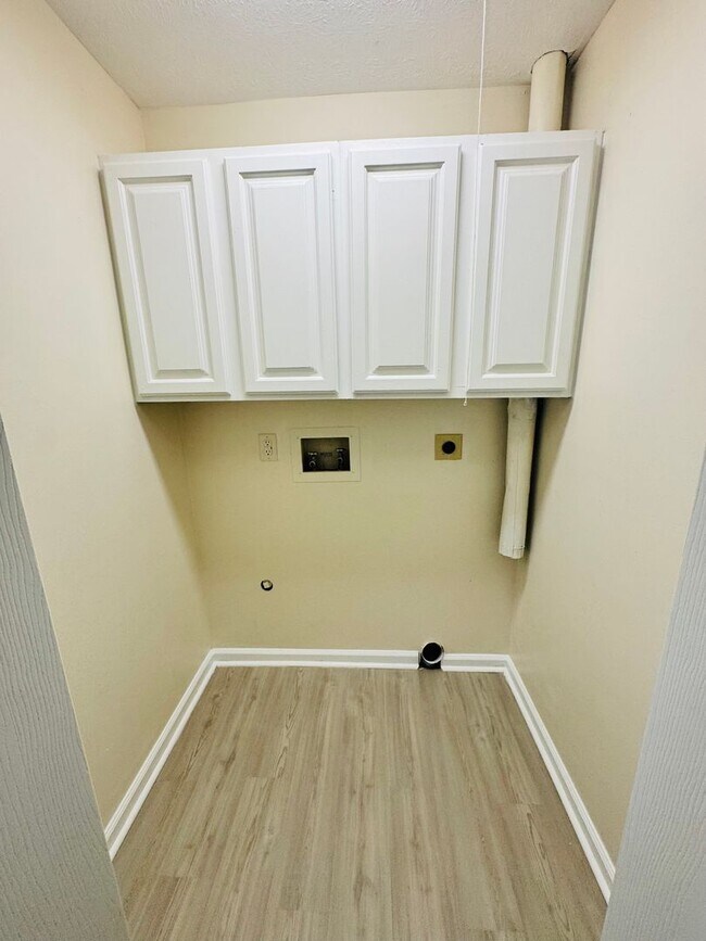 Building Photo - 1408 Jackson Ln