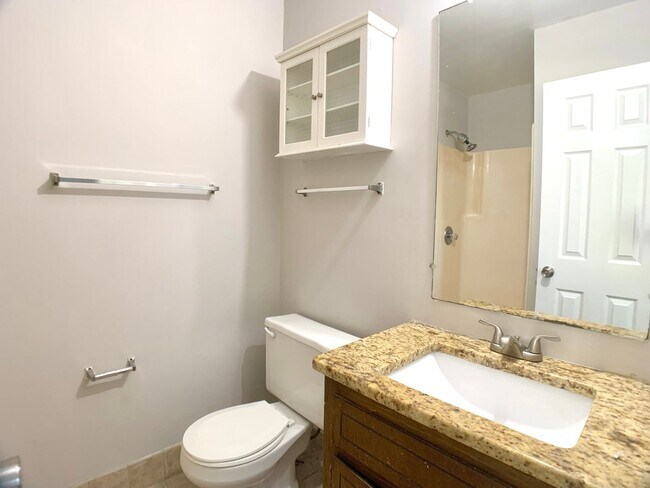 Building Photo - 102 Nuthatch Cir