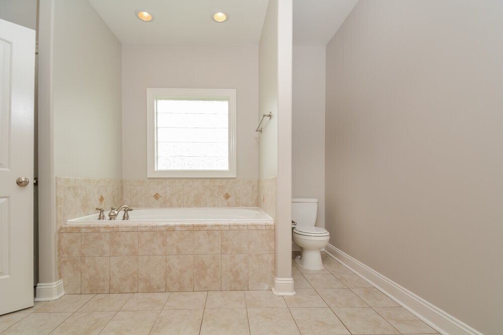 Building Photo - 684 Winding Oak Way