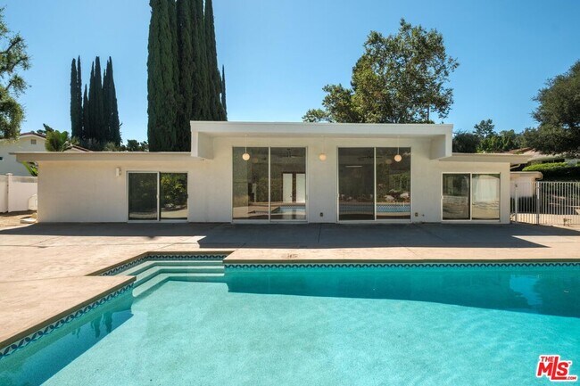 Building Photo - 4207 Michelangelo Ave