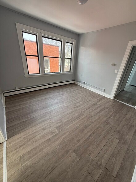 Building Photo - 17 Marshall St