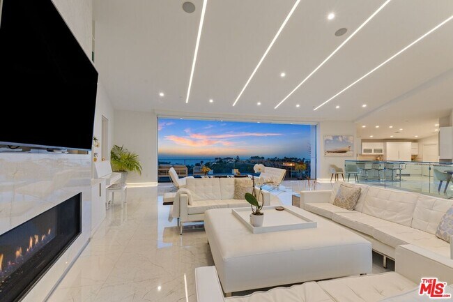 Building Photo - 28405 Via Acero