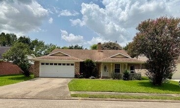 Building Photo - 4631 Inwood Dr