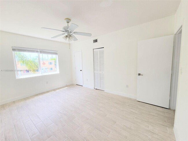 Building Photo - 483 NW 84th Ln