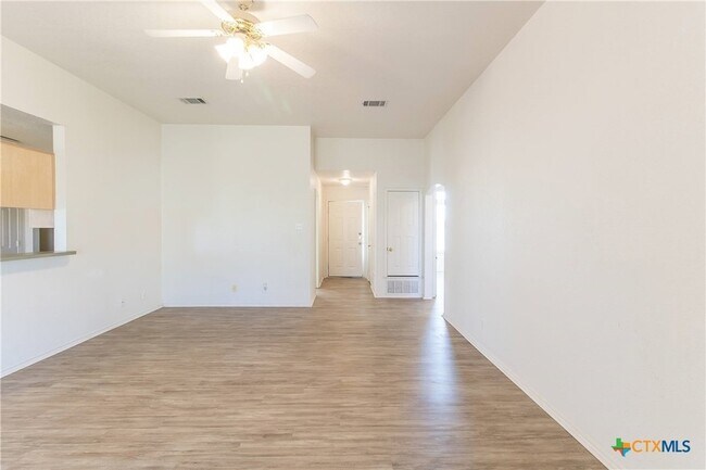 Building Photo - 4514 Hondo Dr