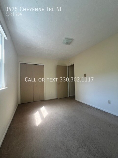 Building Photo - Three bedroom duplex for rent - Lake LSD