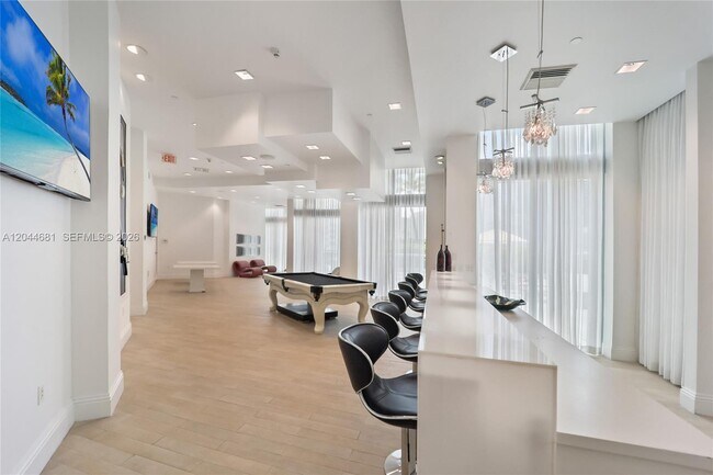 Building Photo - 350 S Miami Ave