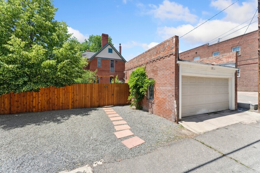 Building Photo - 1154 N Clarkson St
