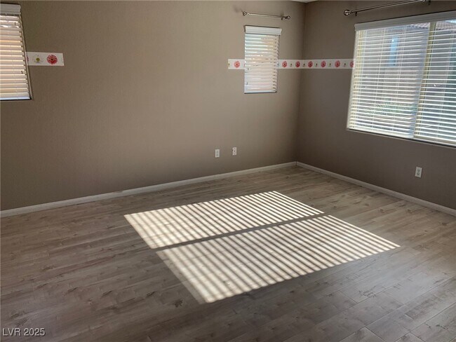 Building Photo - 10619 Tamaruga Ct