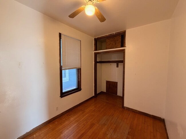 Building Photo - 3232 N Bartlett Ave