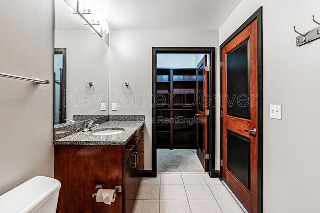 Building Photo - 1700 Bassett St