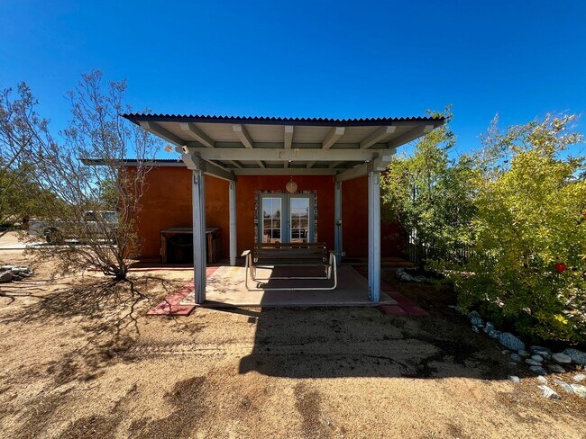 Building Photo - Charming 3-Bedroom Home for Rent in Landers, CA w SPA