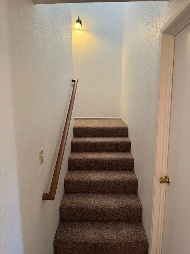 Building Photo - 990/992 JUSTIN DUPLEX