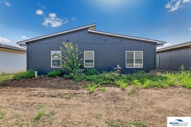 Building Photo - Newer 3 bed, 2 bath Patio Home  **First month rent free at move in**